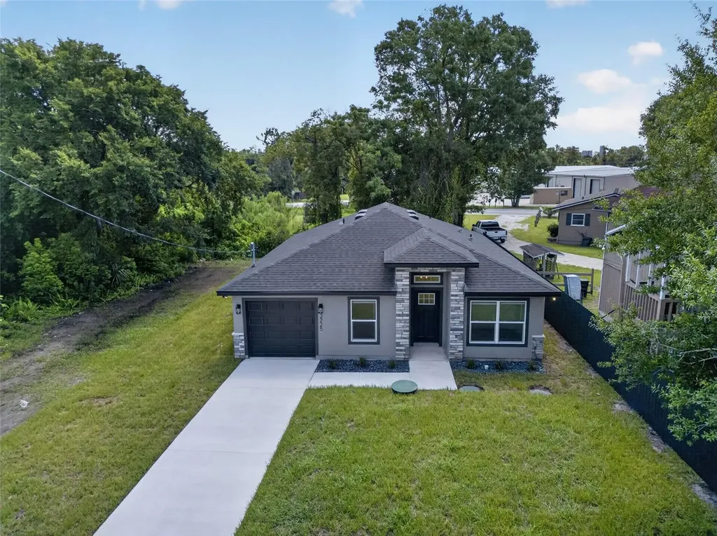 2225 Mccarthy Avenue Sanford FL 32771
