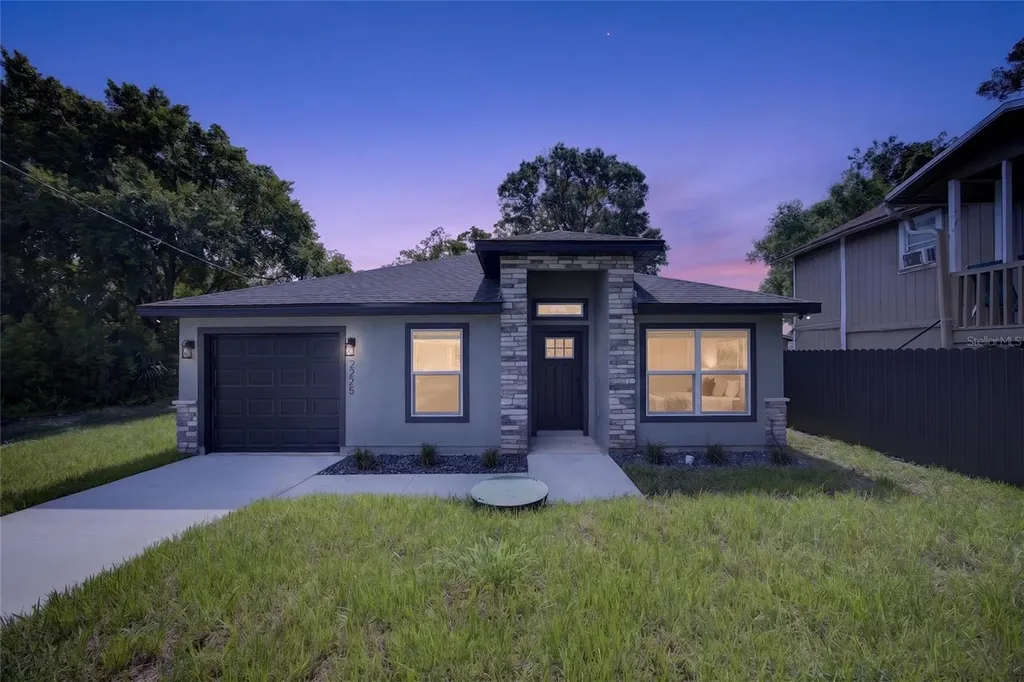 2225 Mccarthy Avenue Sanford FL 32771