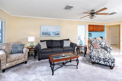 2096 Massachusetts Avenue NE St Petersburg FL 33703