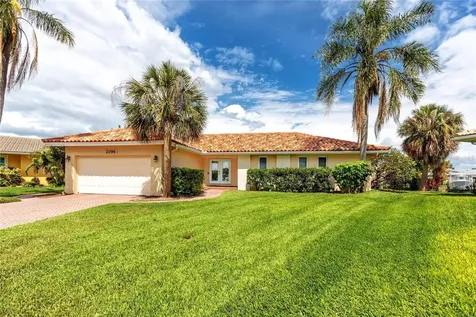 2096 Massachusetts Avenue NE St Petersburg FL 33703