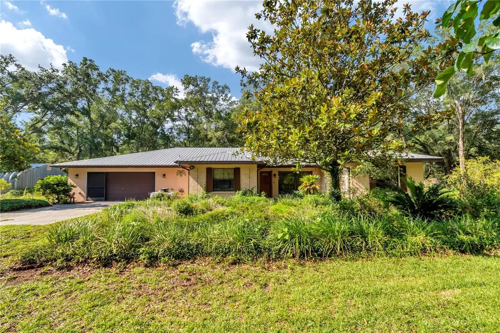 17690 SE 66 Place Morriston FL 32668