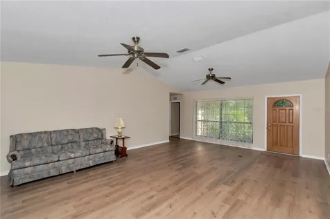 17690 SE 66 Place Morriston FL 32668