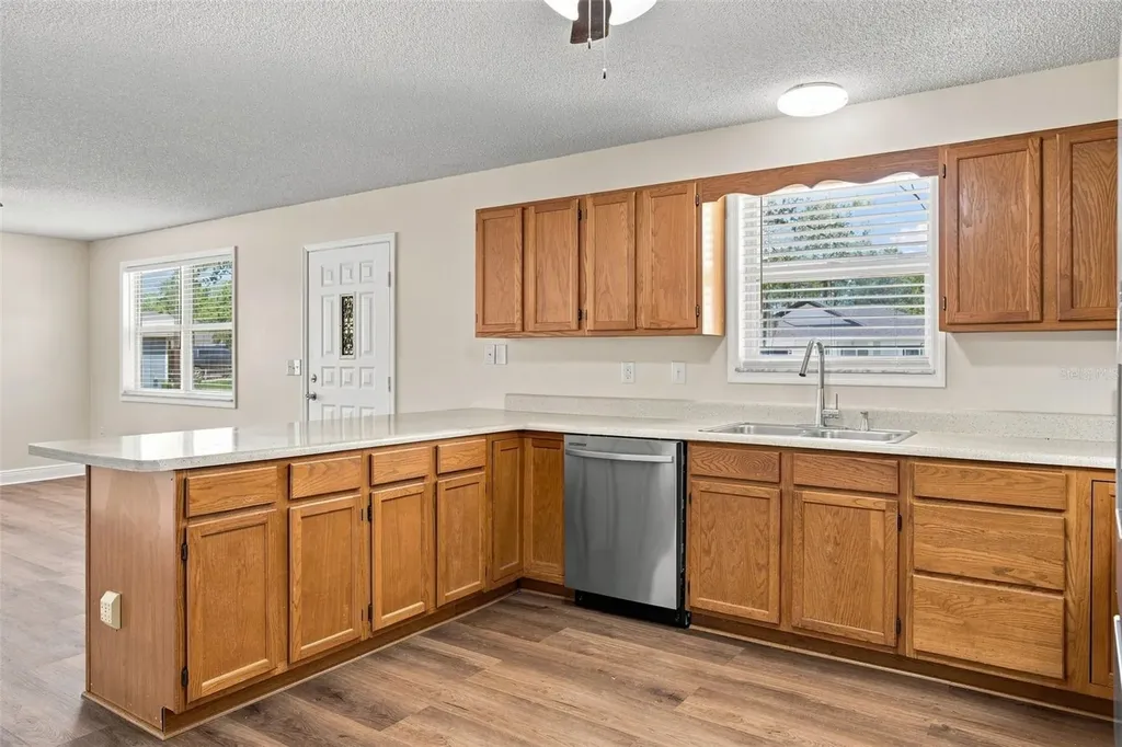 10380 Golden Avenue Weeki Wachee FL 34613