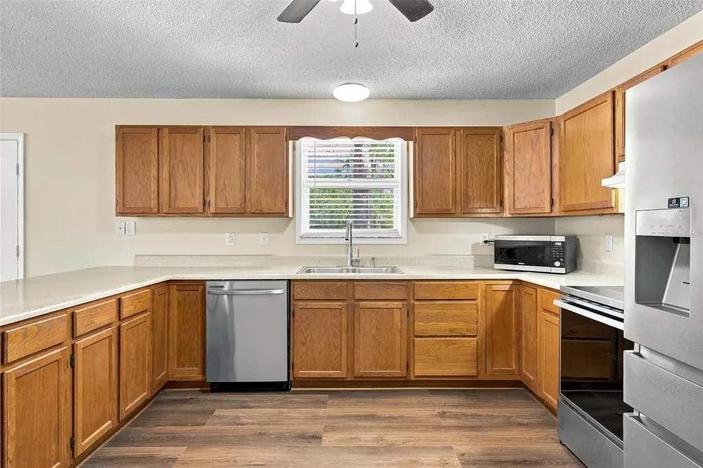 10380 Golden Avenue Weeki Wachee FL 34613