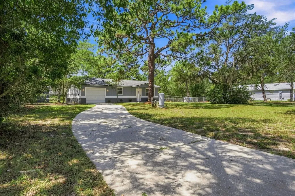 10380 Golden Avenue Weeki Wachee FL 34613