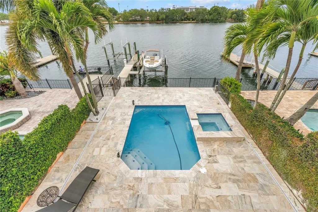 1133 Abbeys Way Tampa FL 33602