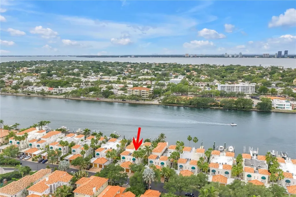 1133 Abbeys Way Tampa FL 33602