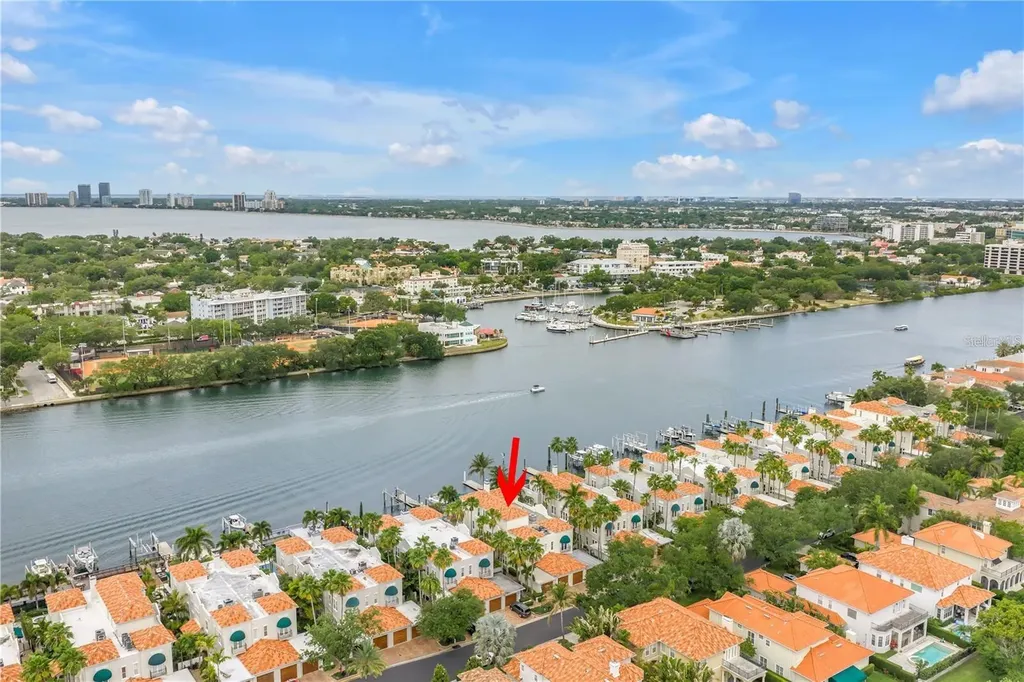 1133 Abbeys Way Tampa FL 33602
