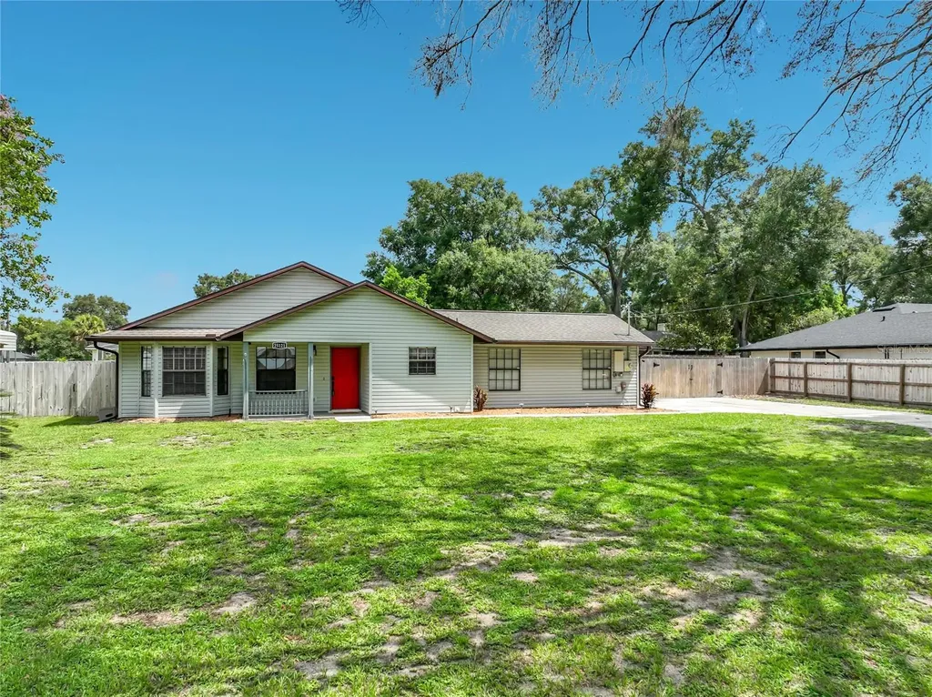 25121 Algonquin Avenue Sorrento FL 32776