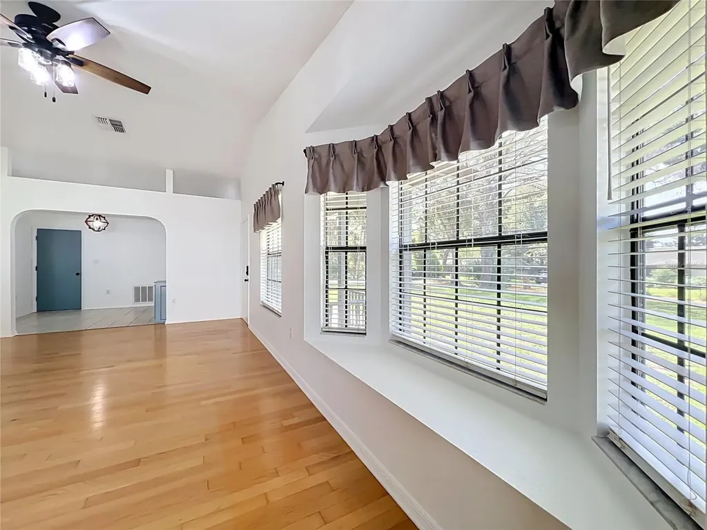 25121 Algonquin Avenue Sorrento FL 32776