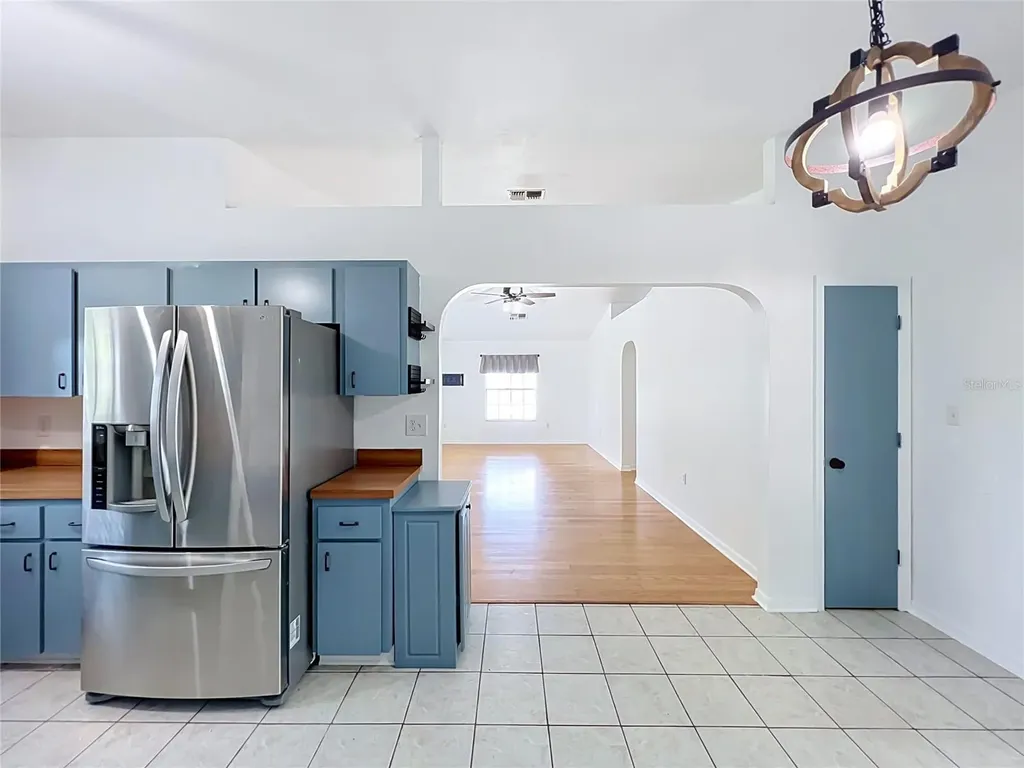 25121 Algonquin Avenue Sorrento FL 32776
