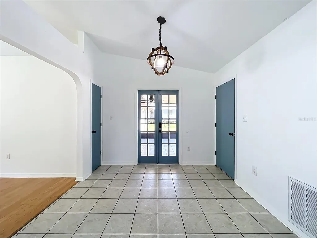 25121 Algonquin Avenue Sorrento FL 32776