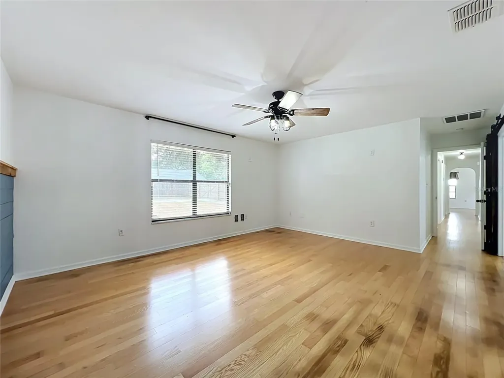 25121 Algonquin Avenue Sorrento FL 32776