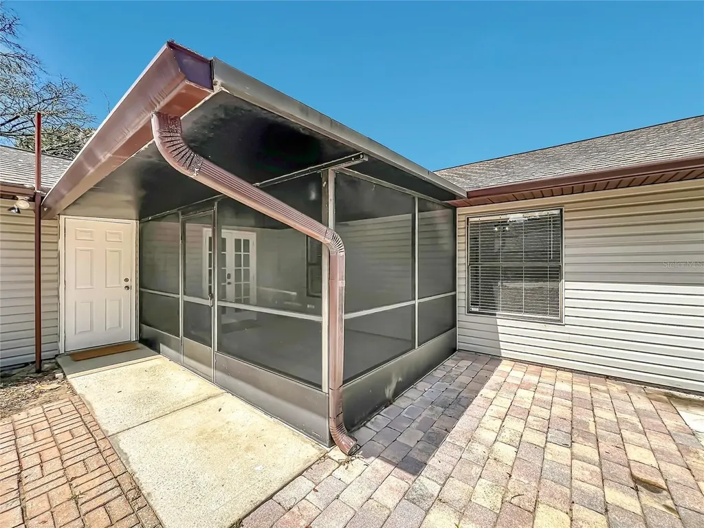 25121 Algonquin Avenue Sorrento FL 32776
