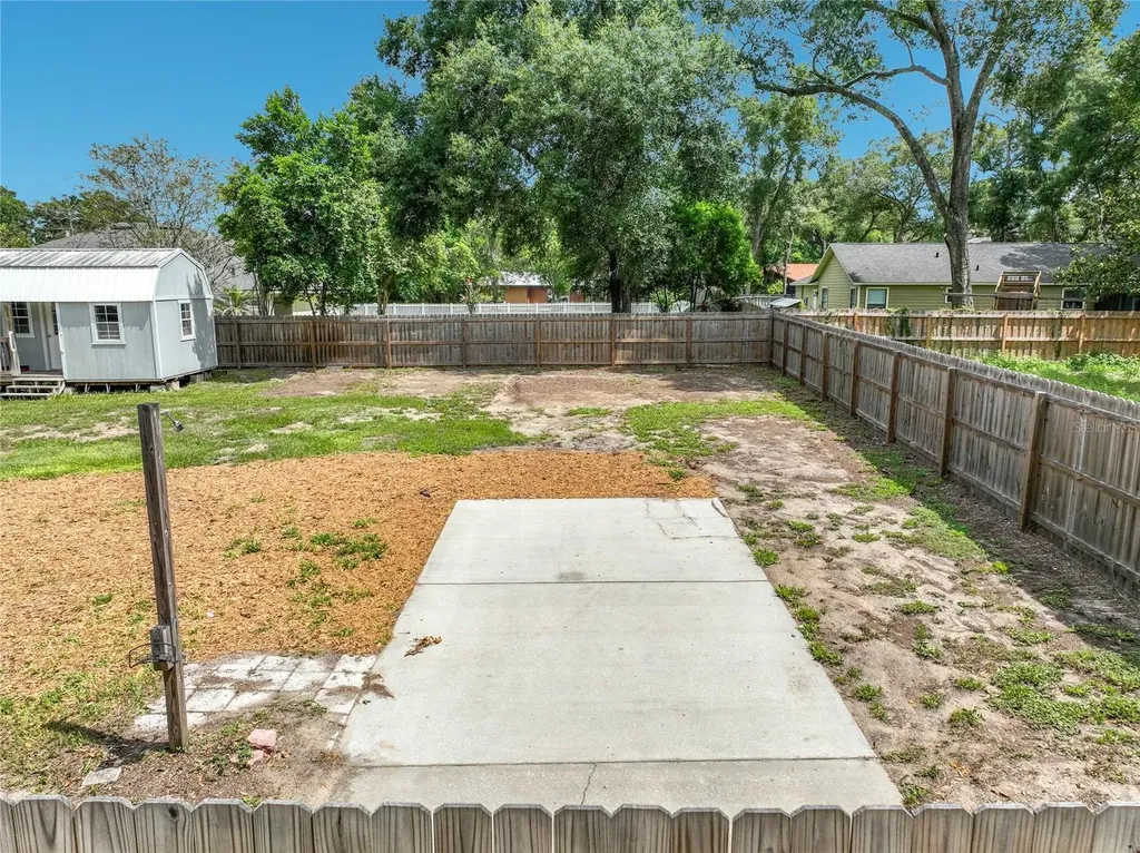 25121 Algonquin Avenue Sorrento FL 32776
