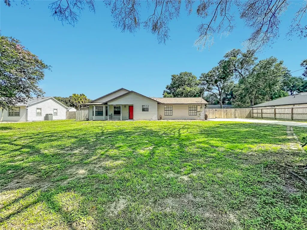 25121 Algonquin Avenue Sorrento FL 32776