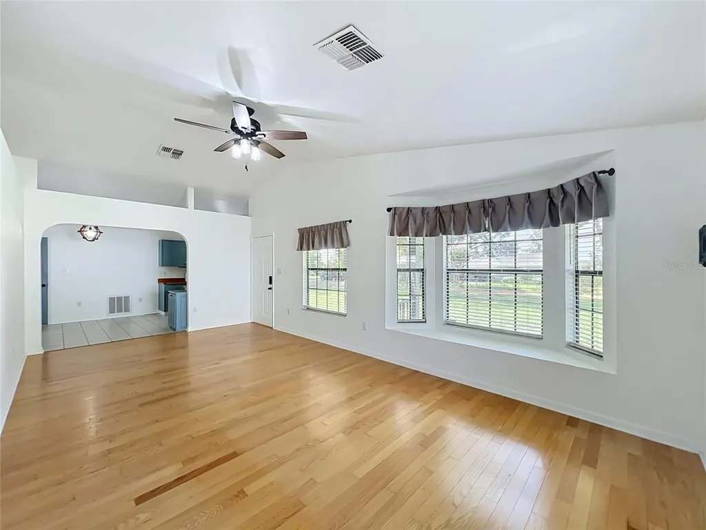 25121 Algonquin Avenue Sorrento FL 32776
