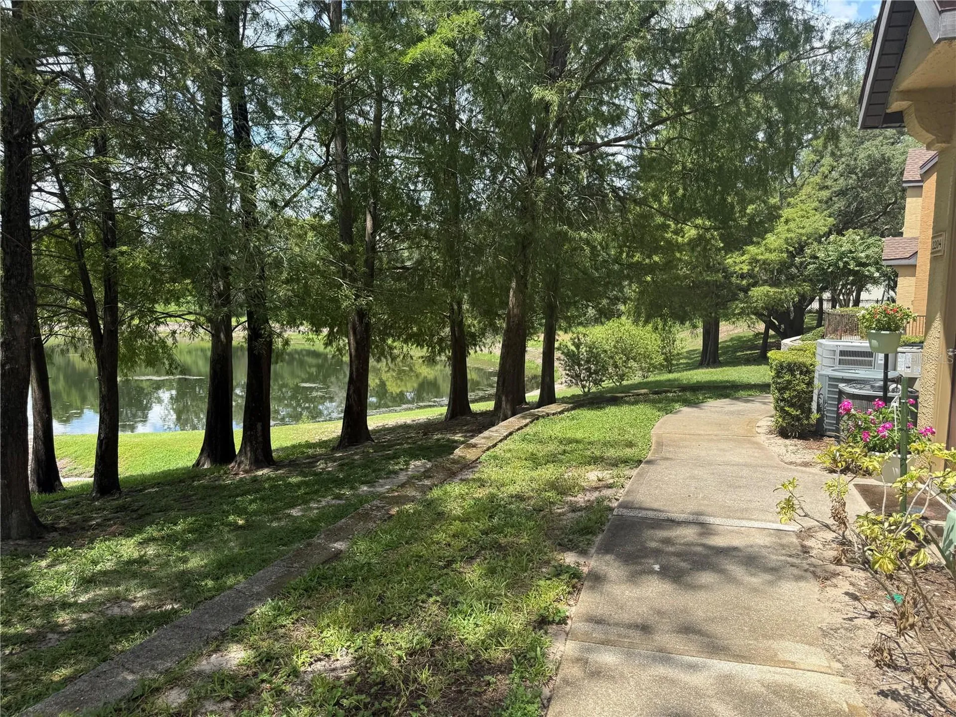 6384 Raleigh Street Orlando FL 32835
