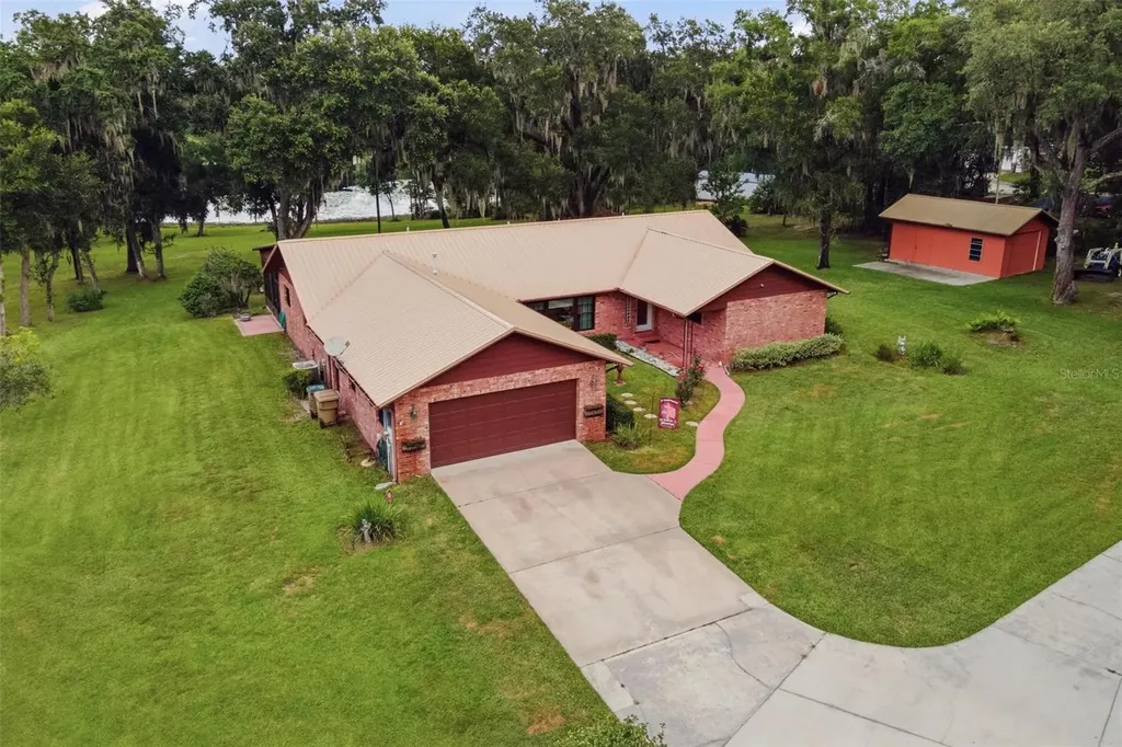 38700 Lakeview Drive Lady Lake FL 32159