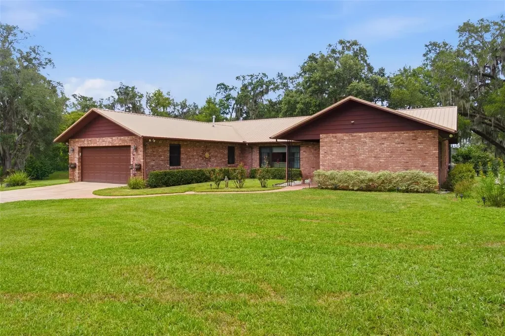 38700 Lakeview Drive Lady Lake FL 32159