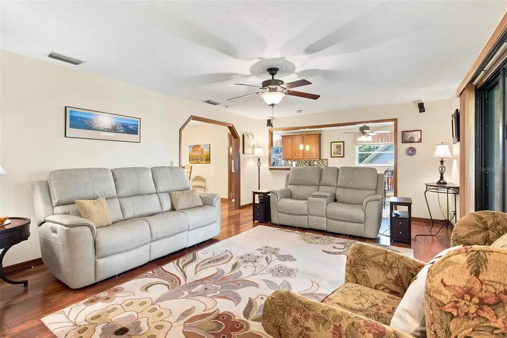 38700 Lakeview Drive Lady Lake FL 32159