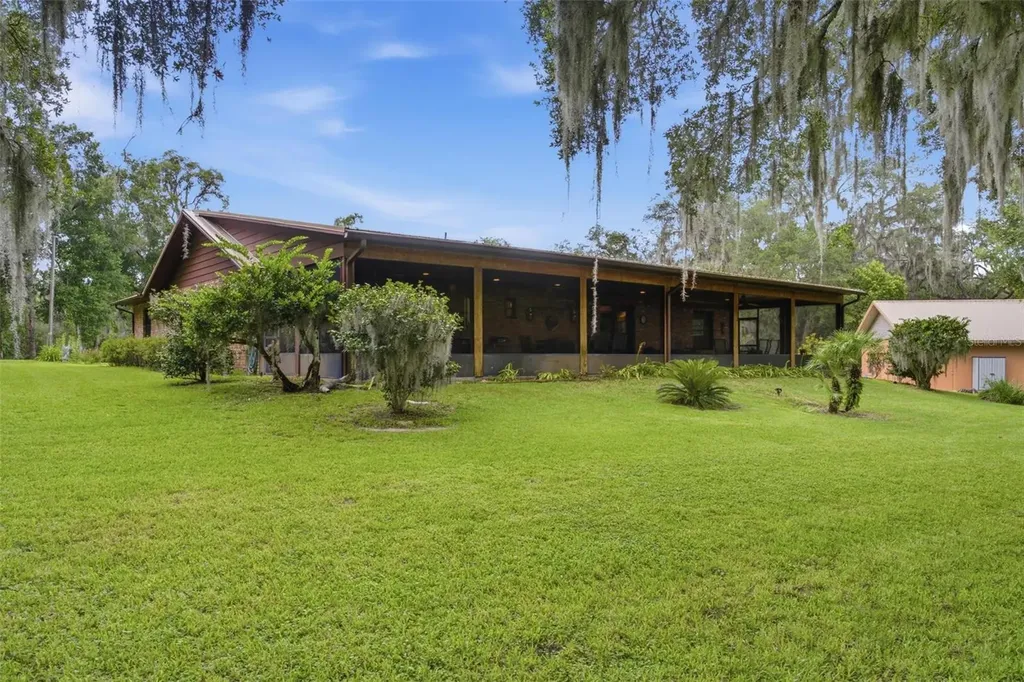 38700 Lakeview Drive Lady Lake FL 32159