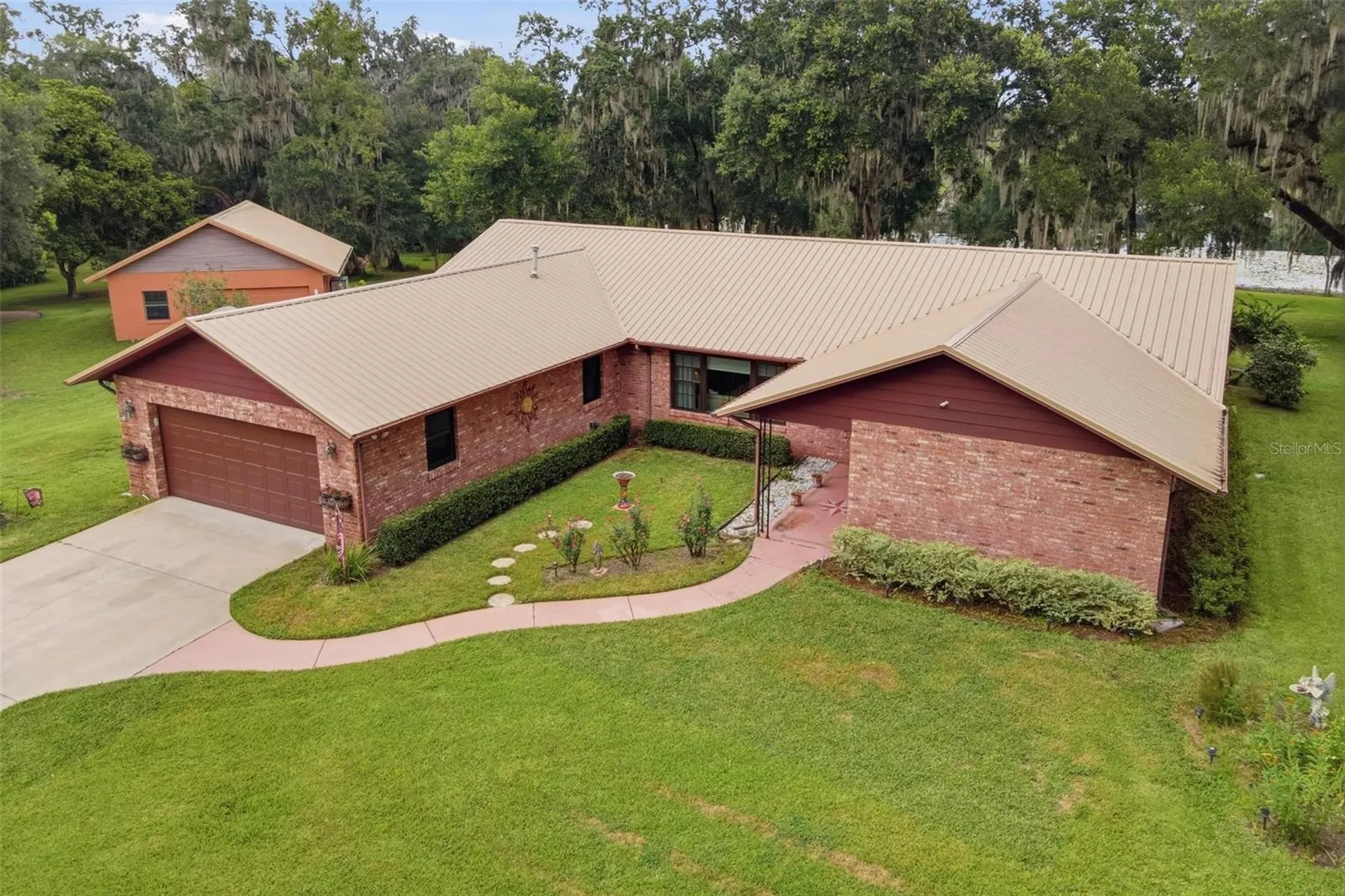 38700 Lakeview Drive Lady Lake FL 32159