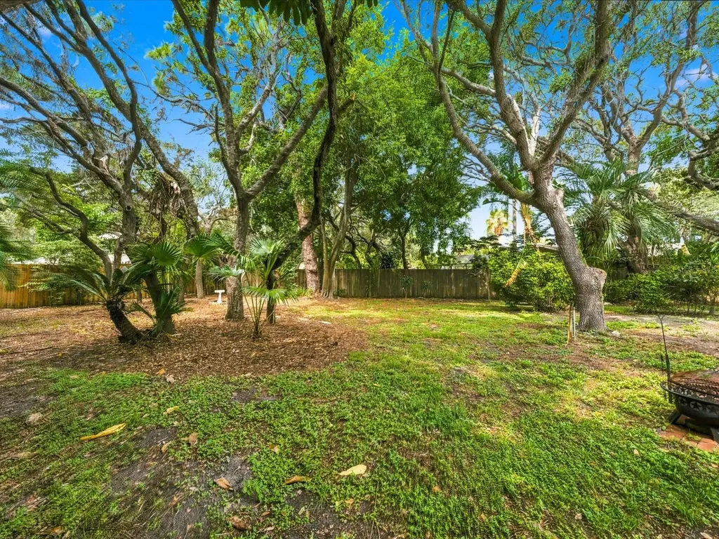 419 Wayfarer Court Tarpon Springs FL 34689