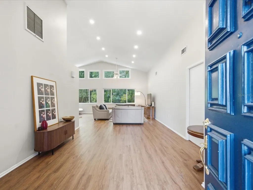 419 Wayfarer Court Tarpon Springs FL 34689