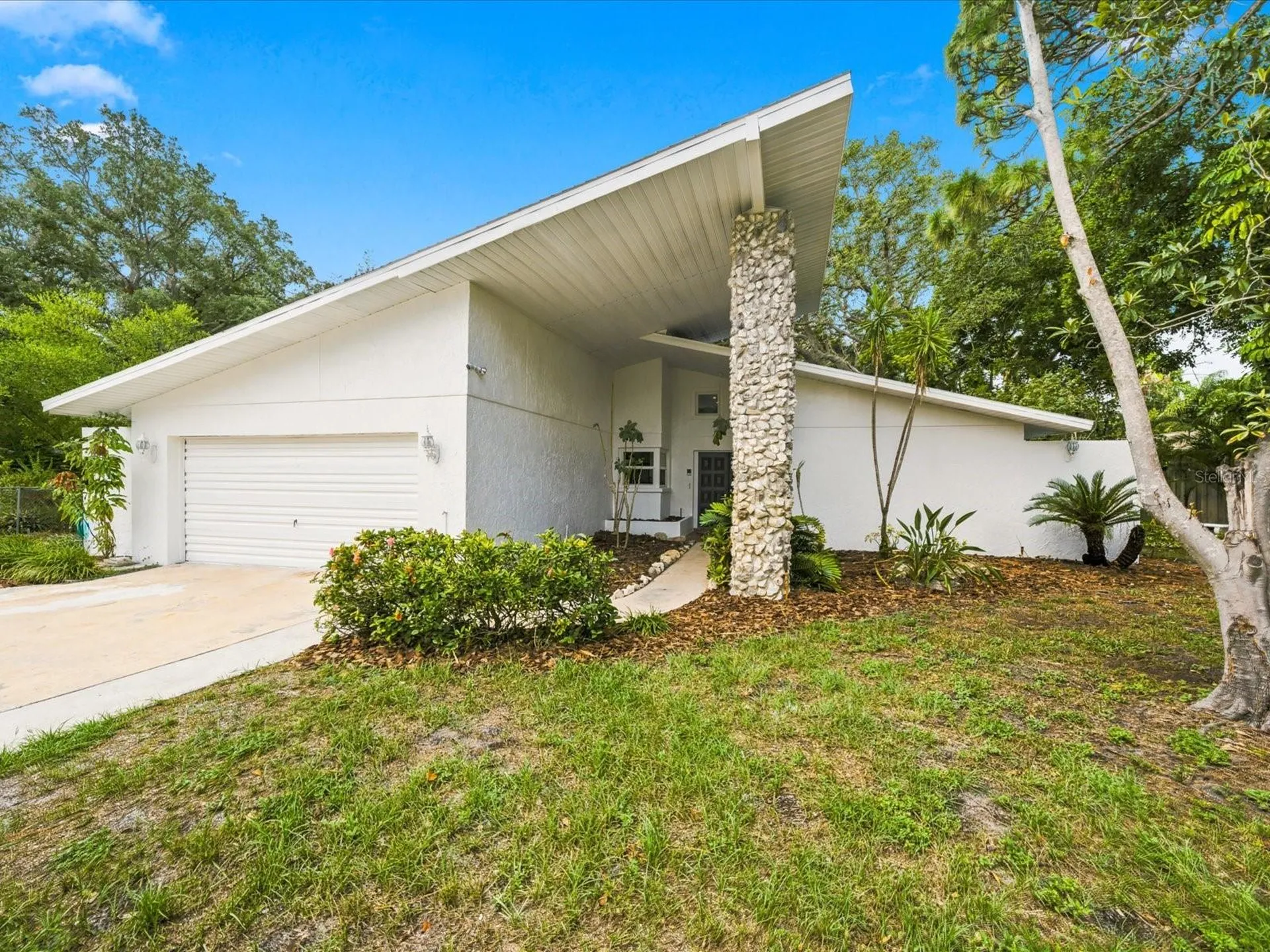419 Wayfarer Court Tarpon Springs FL 34689