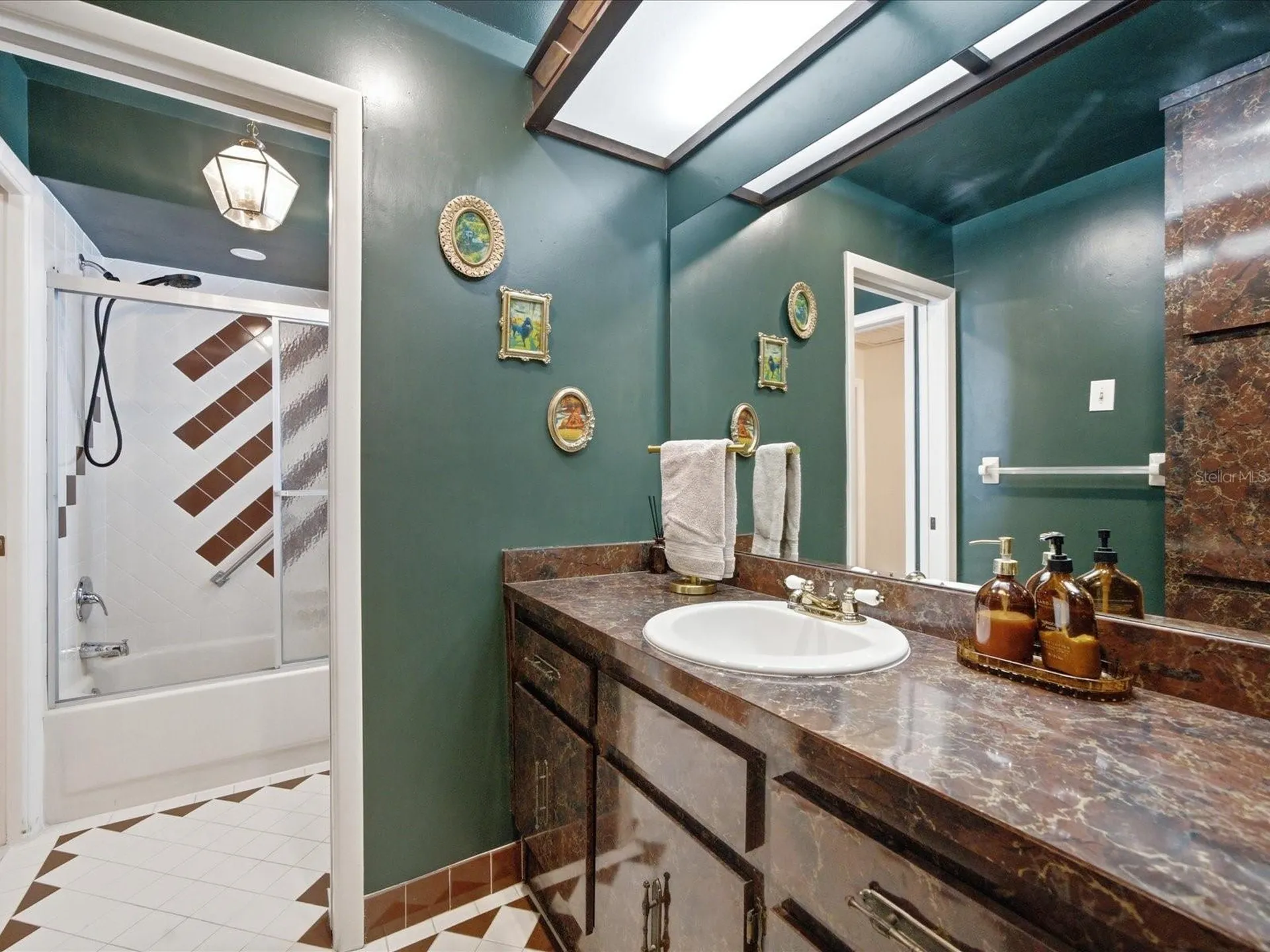419 Wayfarer Court Tarpon Springs FL 34689