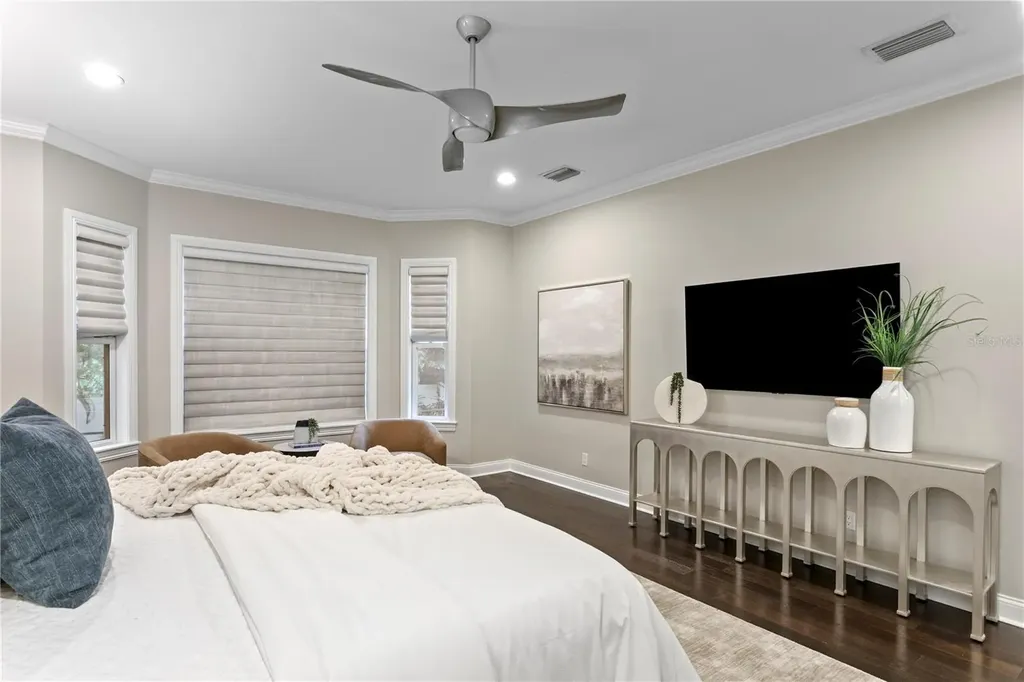 5016 W Evelyn Drive Tampa FL 33609
