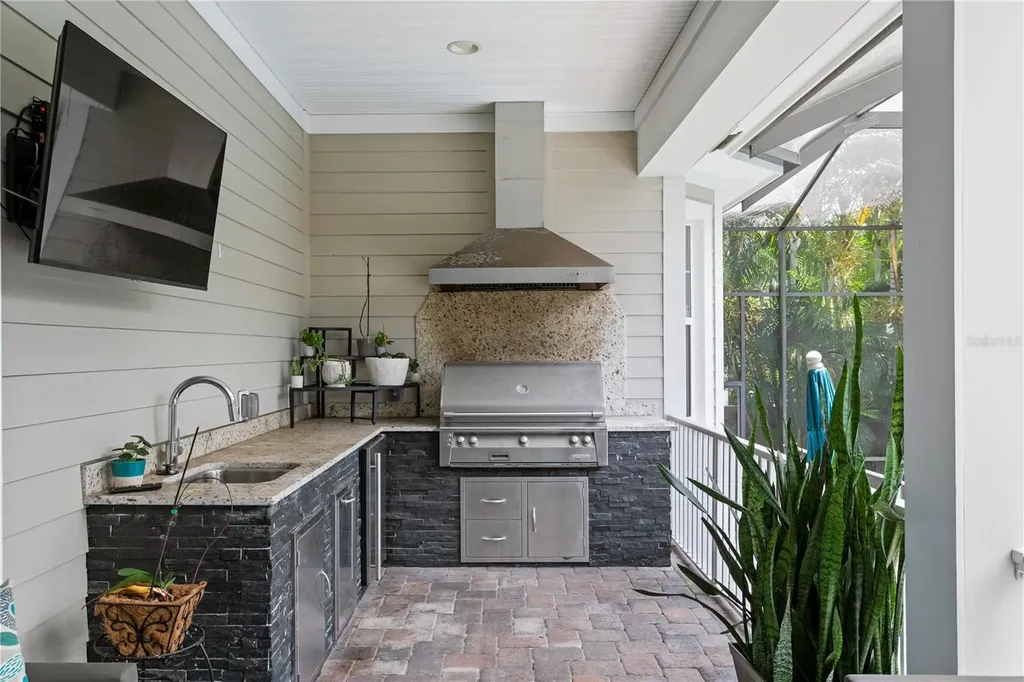 5016 W Evelyn Drive Tampa FL 33609