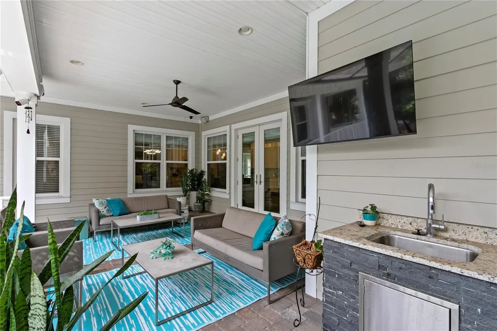 5016 W Evelyn Drive Tampa FL 33609