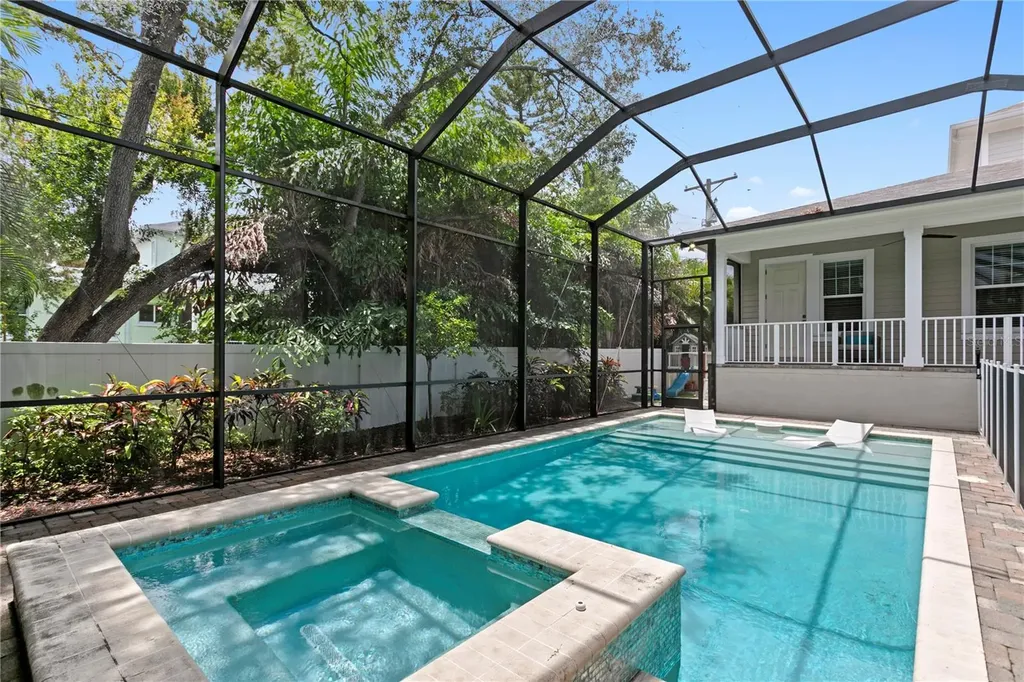 5016 W Evelyn Drive Tampa FL 33609