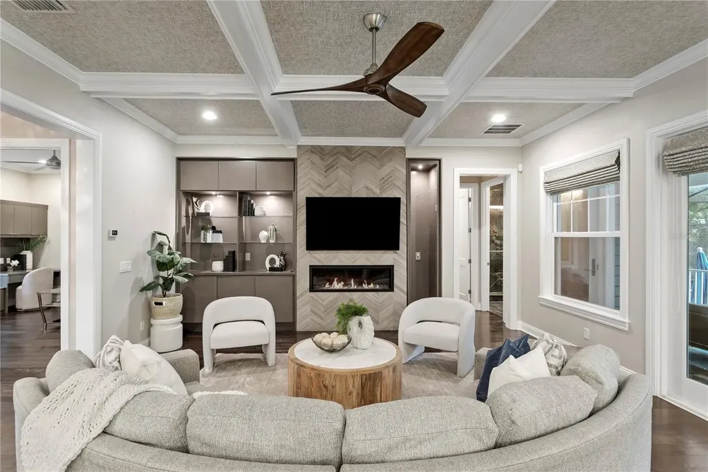 5016 W Evelyn Drive Tampa FL 33609