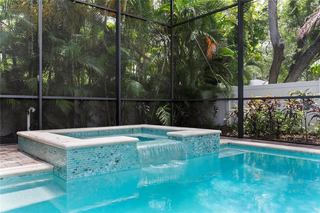 5016 W Evelyn Drive Tampa FL 33609