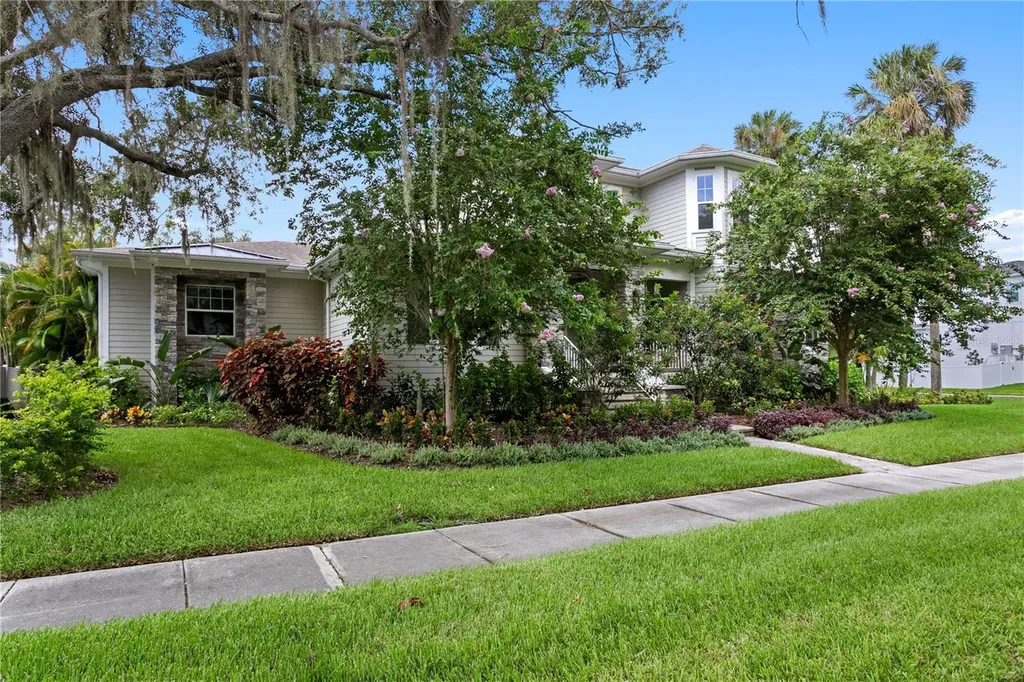 5016 W Evelyn Drive Tampa FL 33609