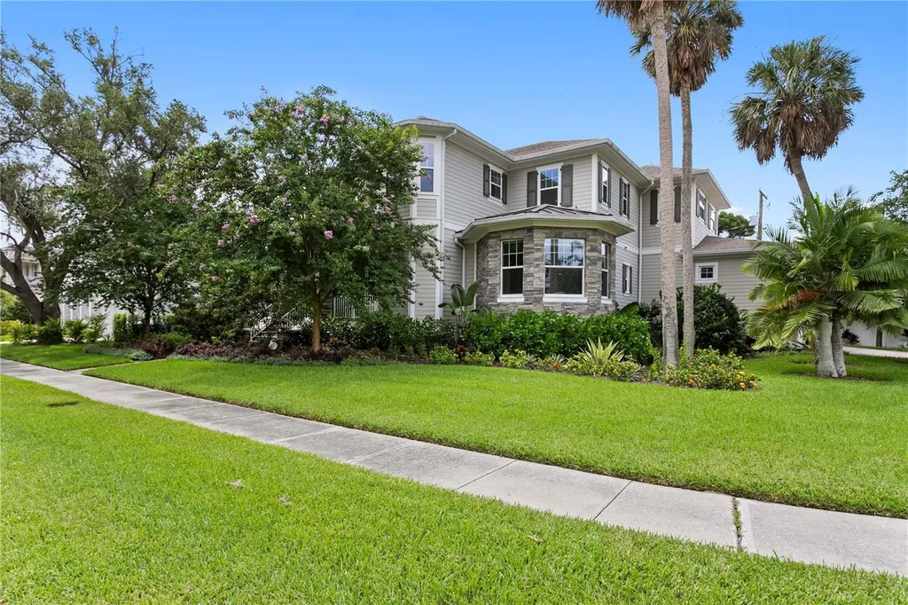 5016 W Evelyn Drive Tampa FL 33609