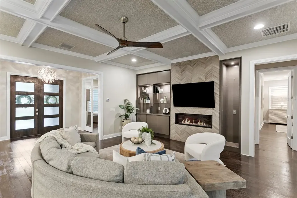 5016 W Evelyn Drive Tampa FL 33609