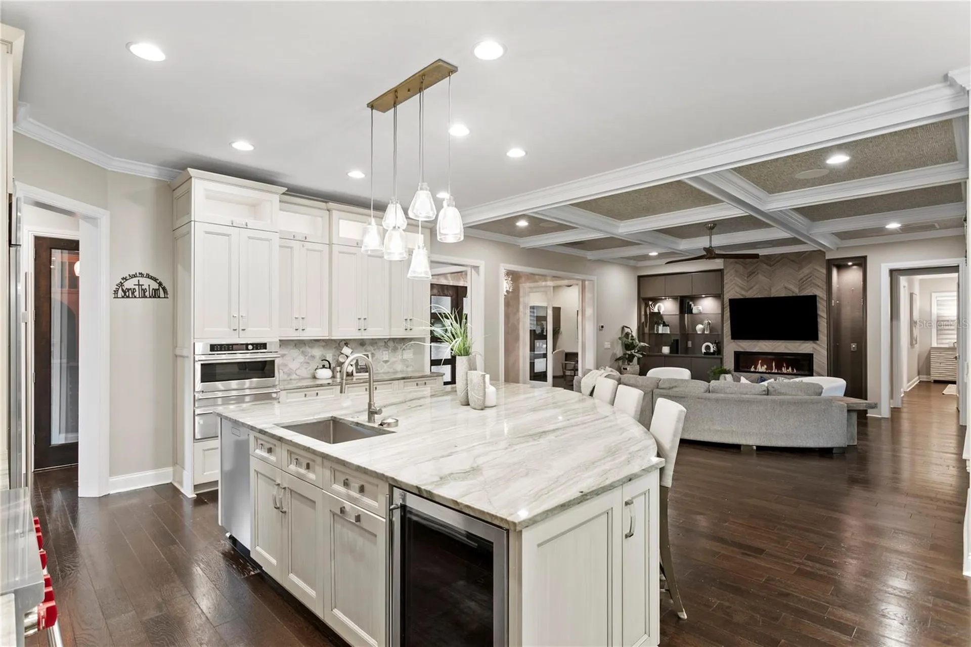 5016 W Evelyn Drive Tampa FL 33609