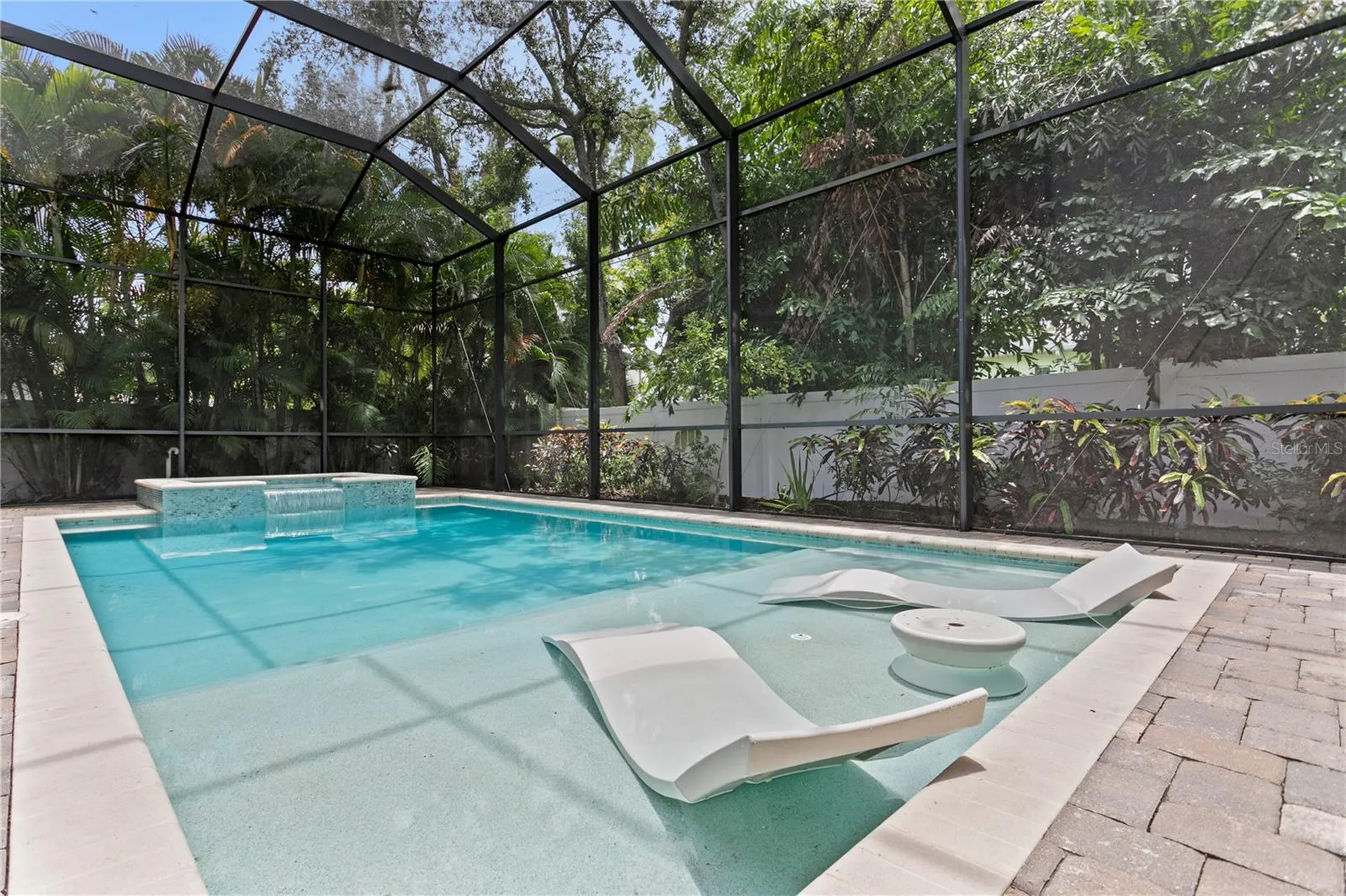 5016 W Evelyn Drive Tampa FL 33609