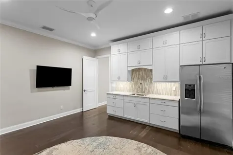 5016 W Evelyn Drive Tampa FL 33609