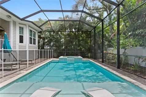 5016 W Evelyn Drive Tampa FL 33609