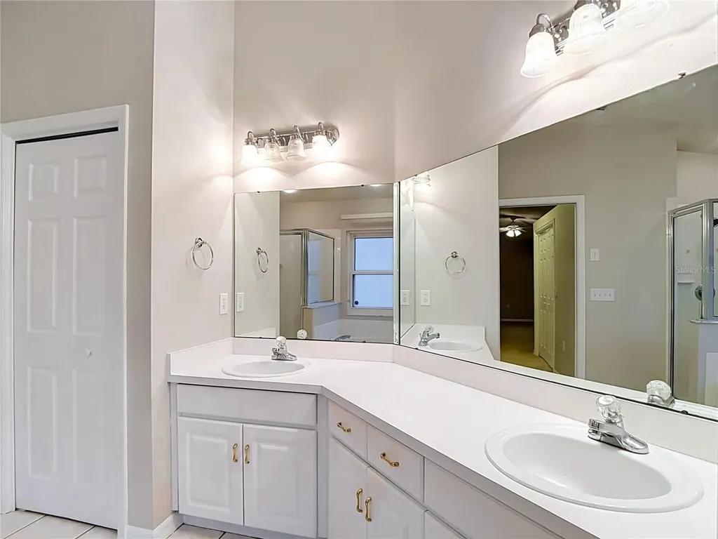 1521 Baythorn Drive Wesley Chapel FL 33543