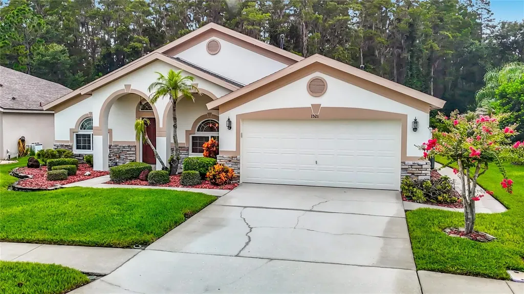 1521 Baythorn Drive Wesley Chapel FL 33543
