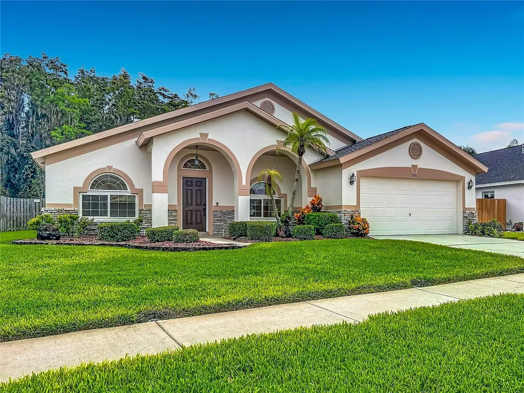 1521 Baythorn Drive Wesley Chapel FL 33543