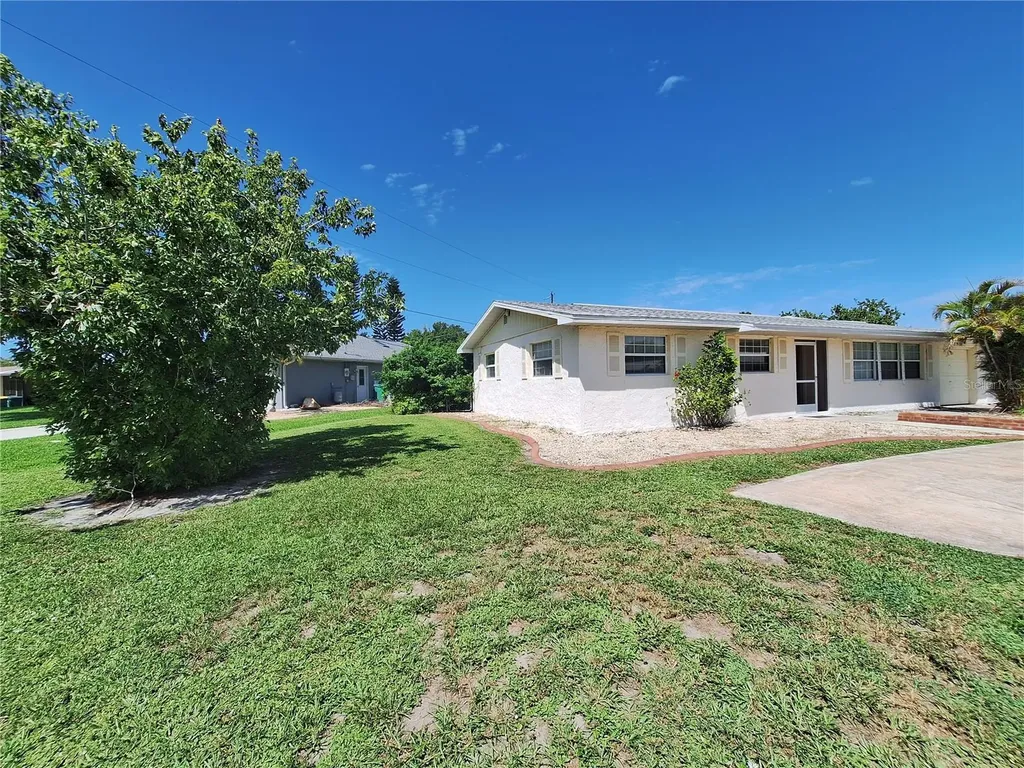 22191 New Rochelle Avenue Port Charlotte FL 33952