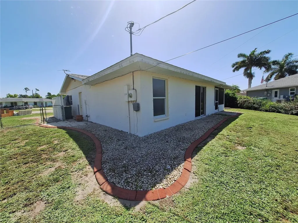 22191 New Rochelle Avenue Port Charlotte FL 33952