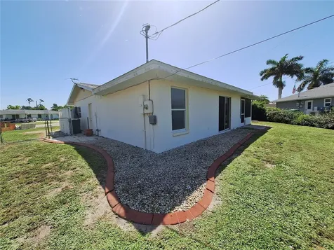22191 New Rochelle Avenue Port Charlotte FL 33952